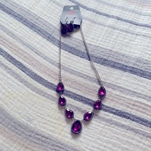Necklace/earrings set